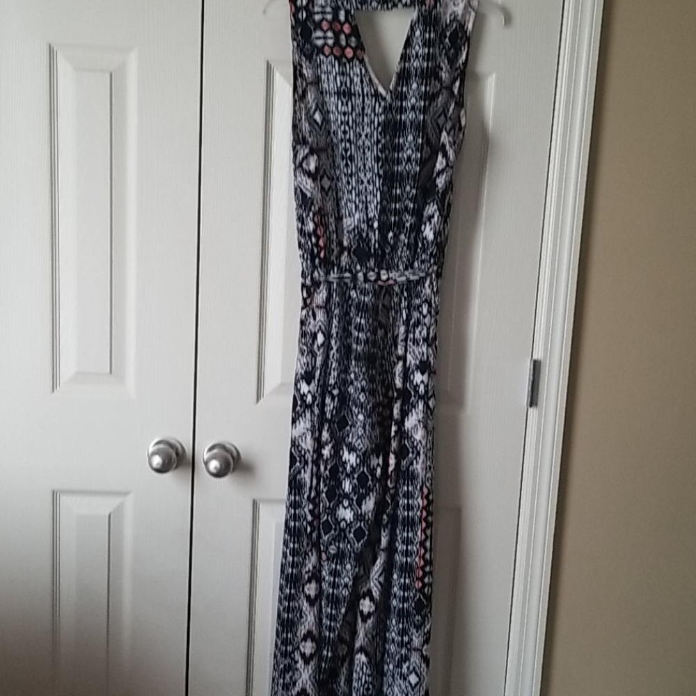 Black, peach and white jumpsuit - Picture 3 of 4